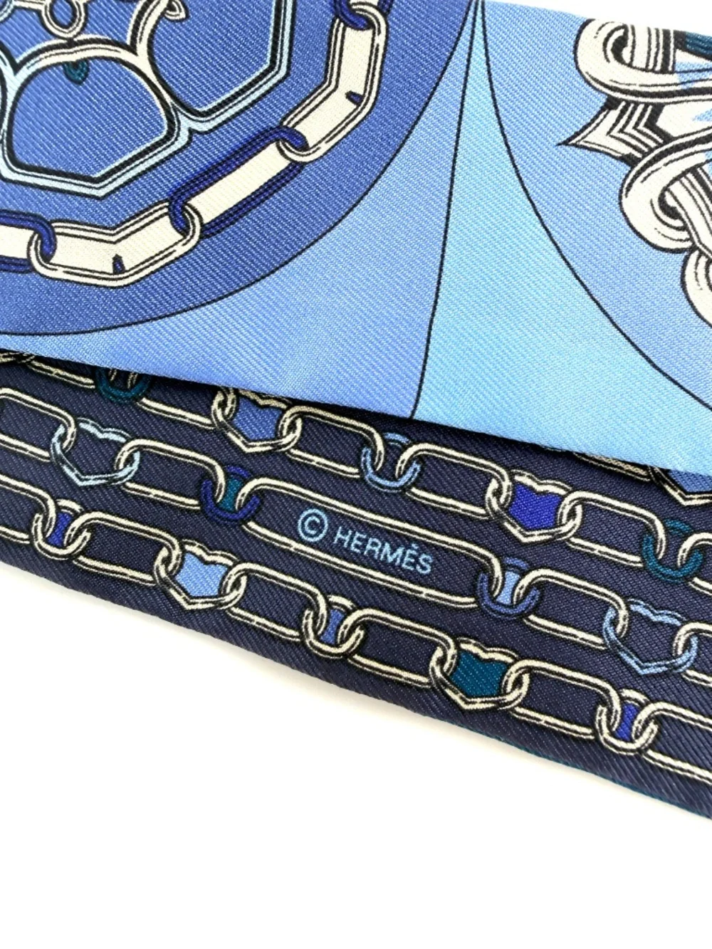 Hermes Effet Kaleidoscope Print Bleu Jean Creme Indigo Silk Twilly Scarf
